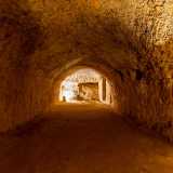 Il tunnel frontale conduce invece...